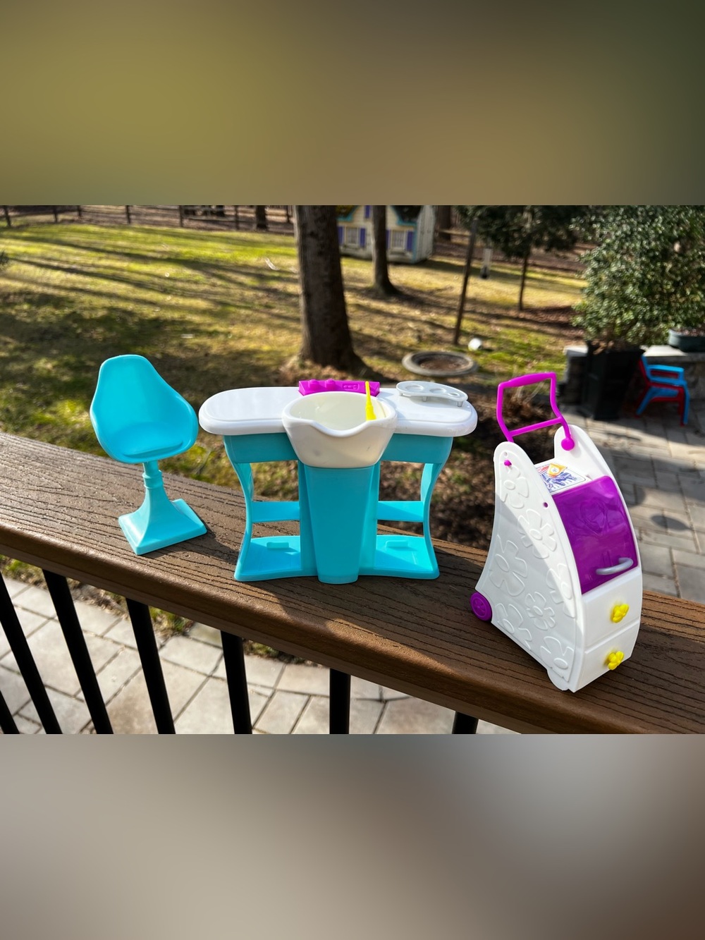 Mattel Barbie Cut ‘n Style Salon Sink&Cart plus Barstool, 2002.